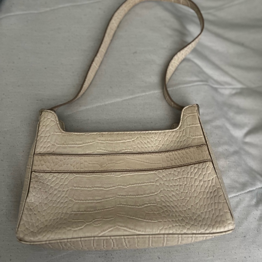 Cream Purse - Picture 3 of 3